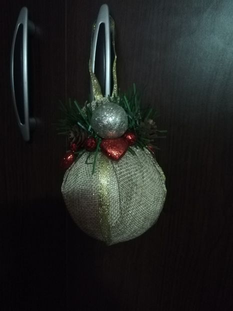  - DECORAȚIUNI DE CRACIUN