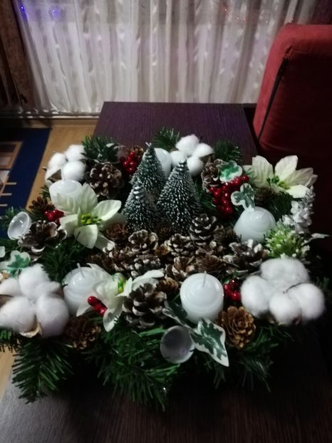  - DECORAȚIUNI DE CRACIUN