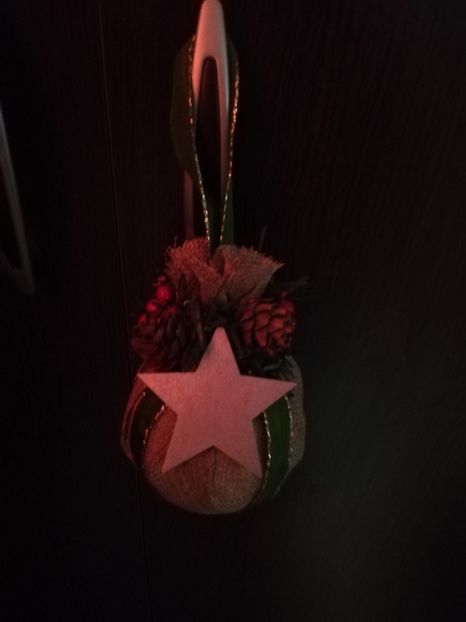  - DECORAȚIUNI DE CRACIUN