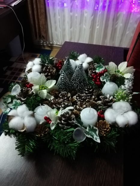 - DECORAȚIUNI DE CRACIUN