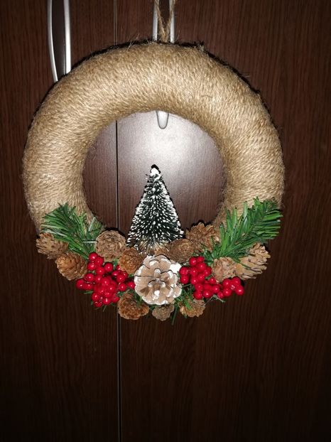  - DECORAȚIUNI DE CRACIUN