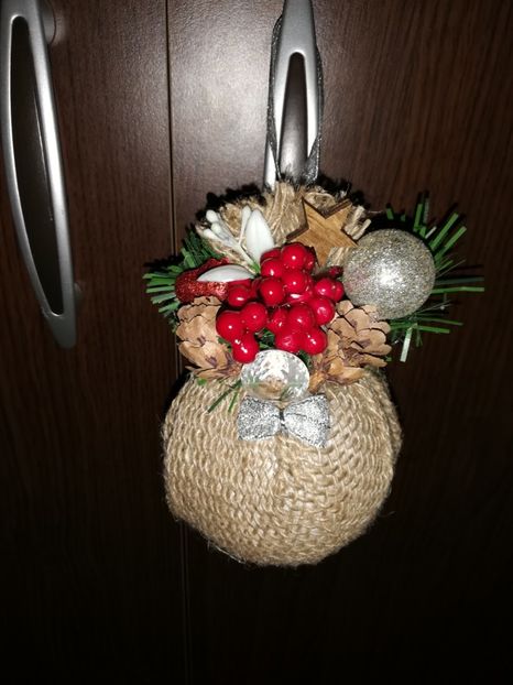 - DECORAȚIUNI DE CRACIUN