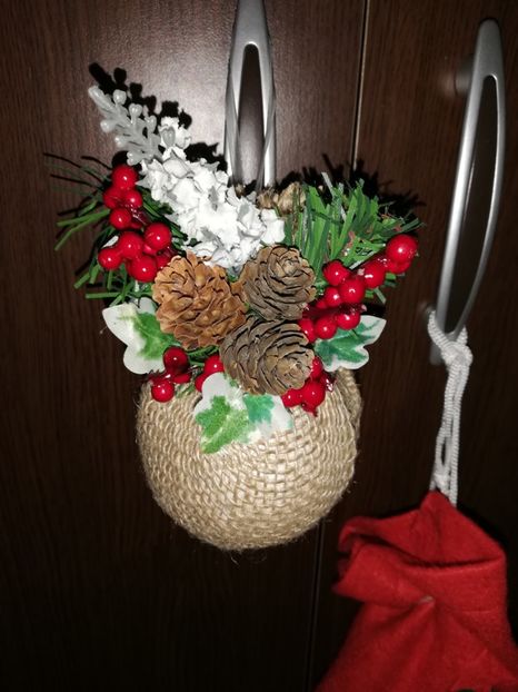  - DECORAȚIUNI DE CRACIUN