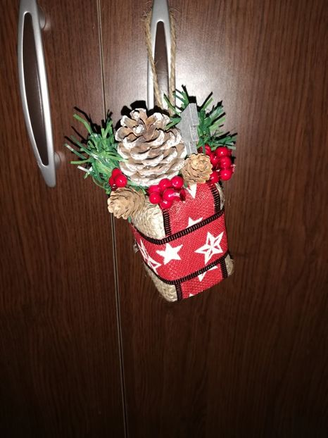  - DECORAȚIUNI DE CRACIUN