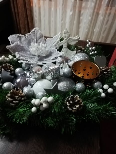  - DECORAȚIUNI DE CRACIUN