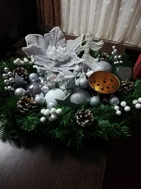  - DECORAȚIUNI DE CRACIUN
