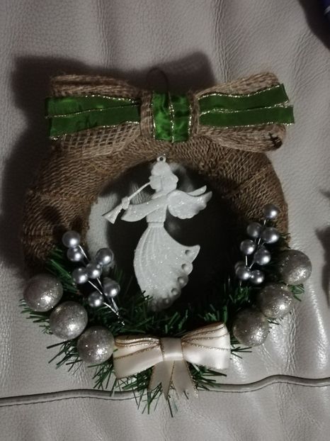  - DECORAȚIUNI DE CRACIUN