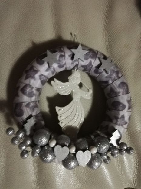  - DECORAȚIUNI DE CRACIUN