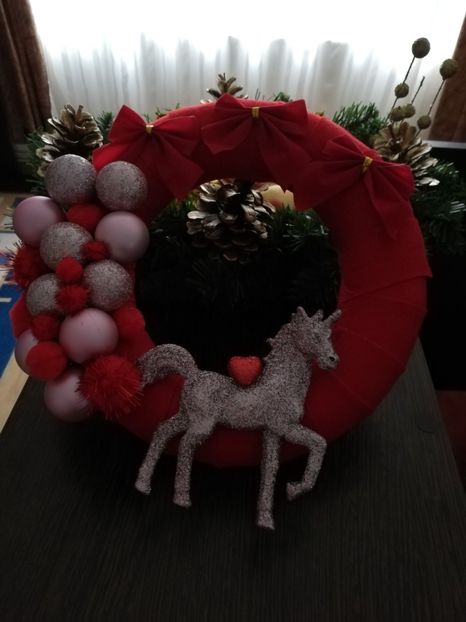  - DECORAȚIUNI DE CRACIUN