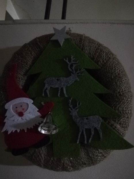  - DECORAȚIUNI DE CRACIUN