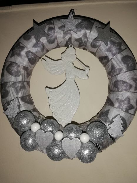  - DECORAȚIUNI DE CRACIUN