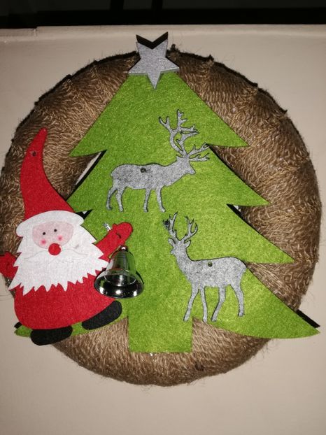  - DECORAȚIUNI DE CRACIUN