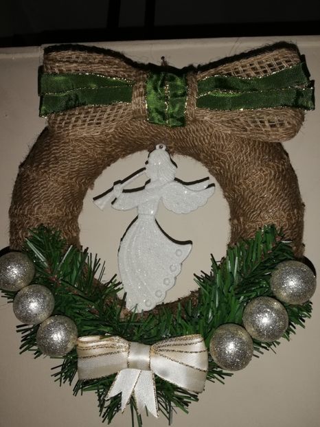  - DECORAȚIUNI DE CRACIUN