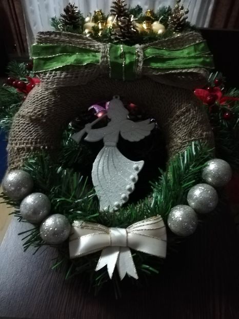 - DECORAȚIUNI DE CRACIUN