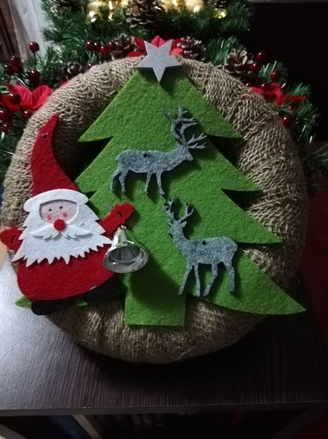  - DECORAȚIUNI DE CRACIUN