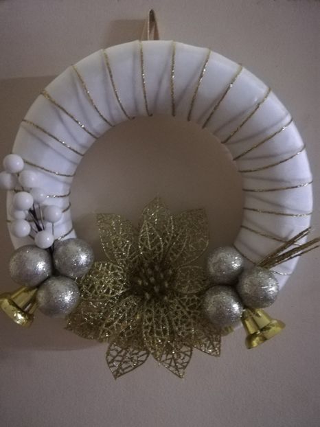  - DECORAȚIUNI DE CRACIUN
