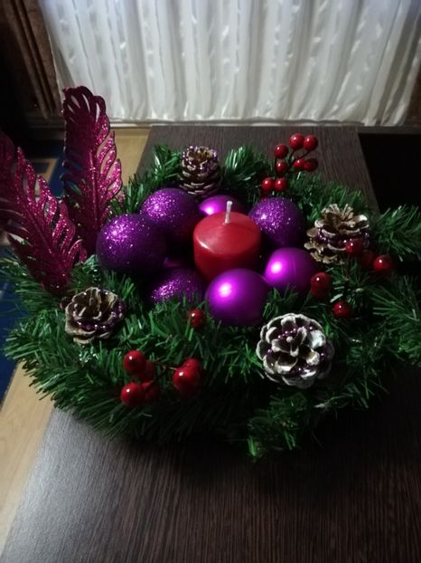  - DECORAȚIUNI DE CRACIUN
