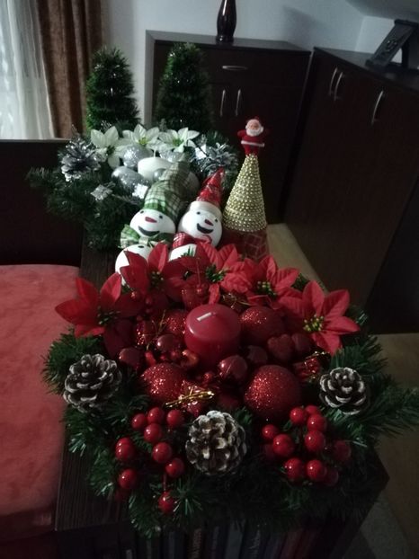  - DECORAȚIUNI DE CRACIUN