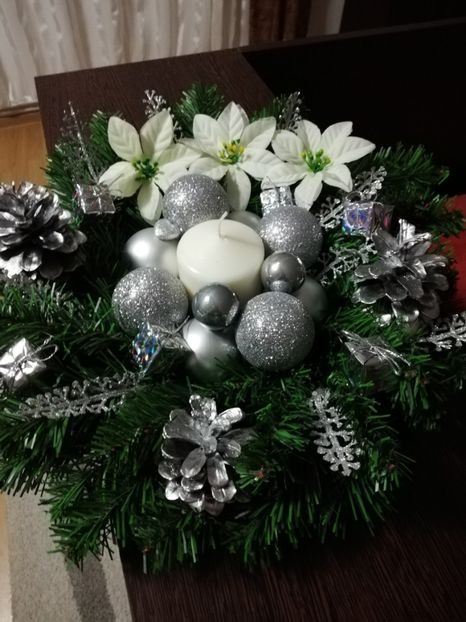 - DECORAȚIUNI DE CRACIUN