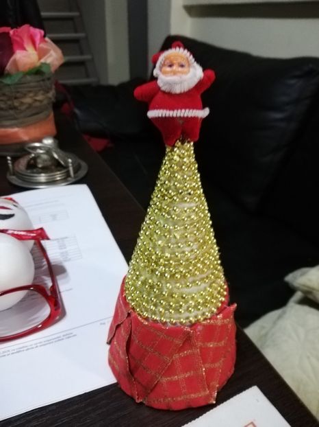  - DECORAȚIUNI DE CRACIUN