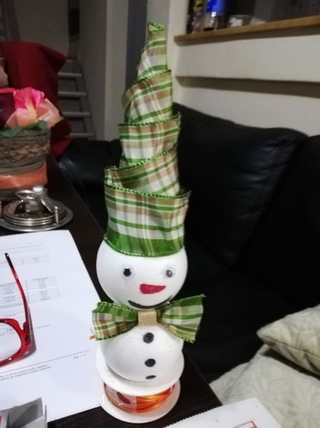  - DECORAȚIUNI DE CRACIUN