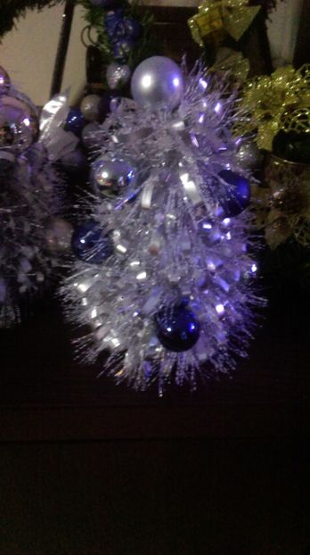  - DECORAȚIUNI DE CRACIUN