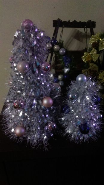  - DECORAȚIUNI DE CRACIUN