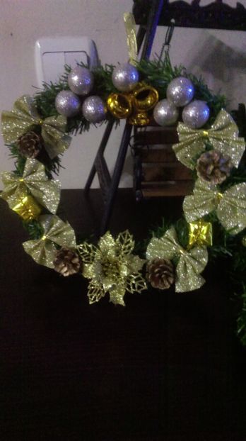  - DECORAȚIUNI DE CRACIUN