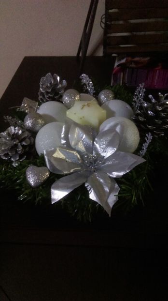  - DECORAȚIUNI DE CRACIUN