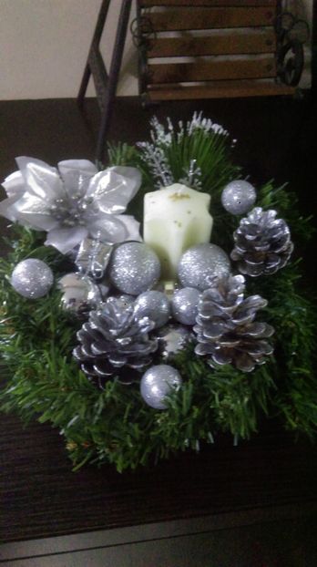  - DECORAȚIUNI DE CRACIUN