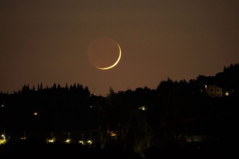 Luna noua in Leu - Luna - Soarele si norii - 3