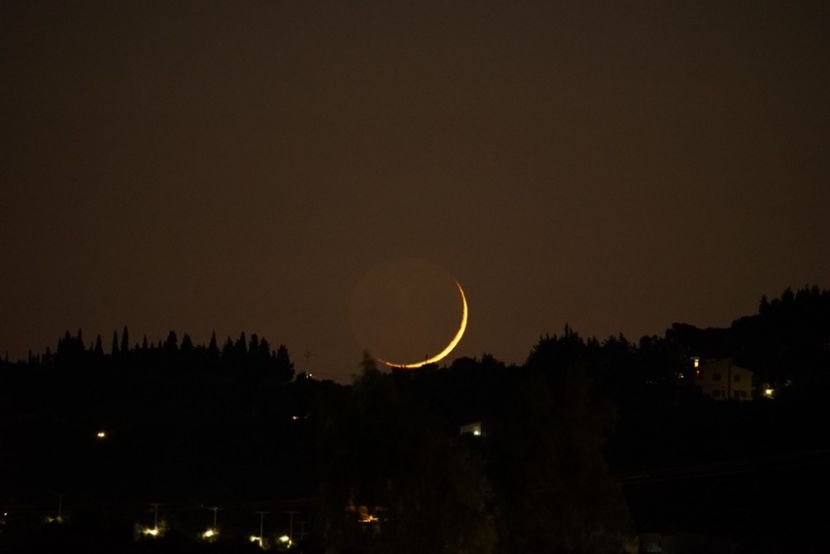 Luna noua in Leu - Luna - Soarele si norii - 3