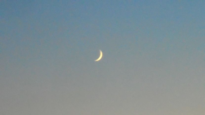 Luna noua in Leu - Luna - Soarele si norii - 3