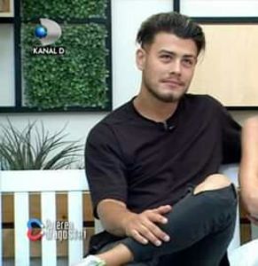 119921810_687805588782882_5634312681314626485_n-1 - guapos lindos
