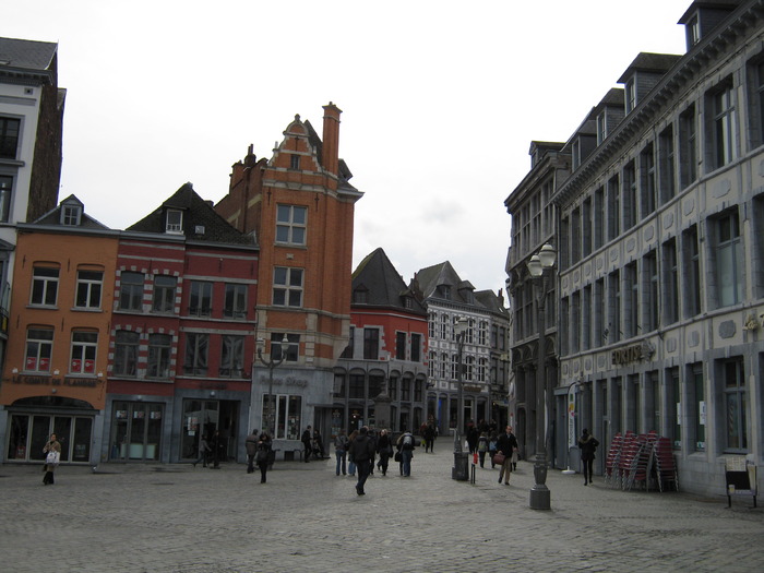 Mons - Grande Place - Belgia