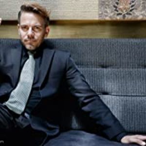 MV5BNzYyMjBlZGItODM1MS00ZDdlLTgxMWEtMDBhNGMxNjllY2NlXkEyXkFqcGdeQXVyMjk1MDY5NTA_._V1_UY200_CR50_0_20 - my vedete