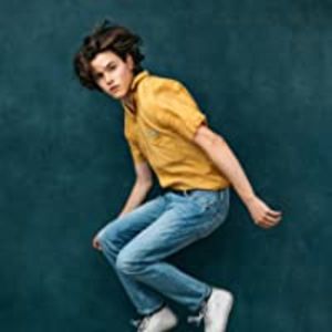 MV5BNDI4ZjVkZDQtNjE3Mi00M2UyLWE4YzItNjZkM2JmZjBhNWU0XkEyXkFqcGdeQXVyNDQxODMzODg_._V1_UX200_CR0_0_200 - my vedete