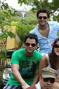 30444685_HZXBVYPRF-1 - clock