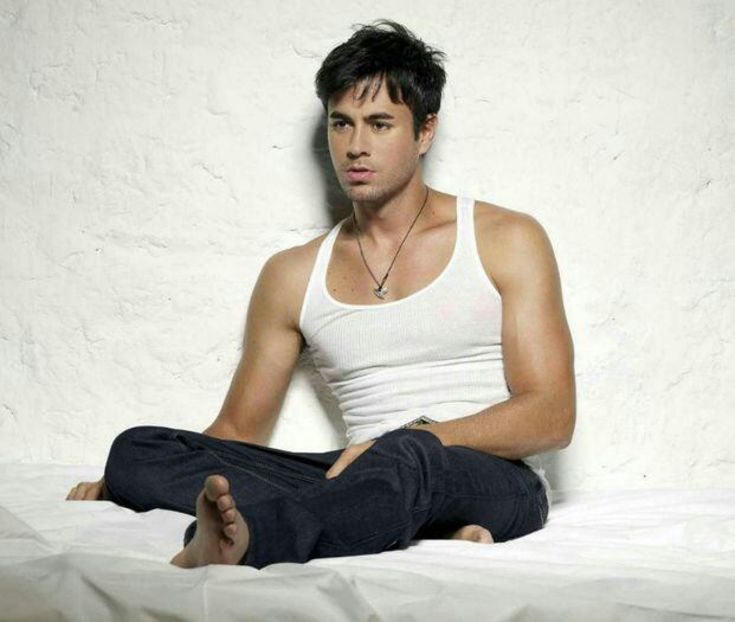 98755296_KZKNTXW3-2 - clock