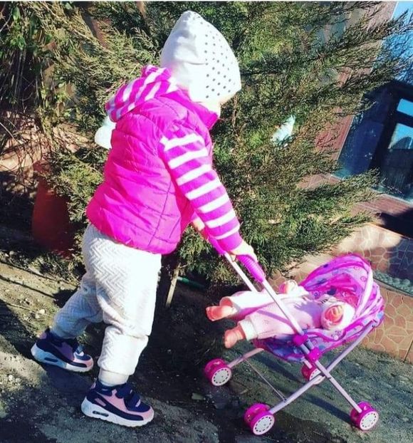 received_1746769749023431 - Ileana 2022