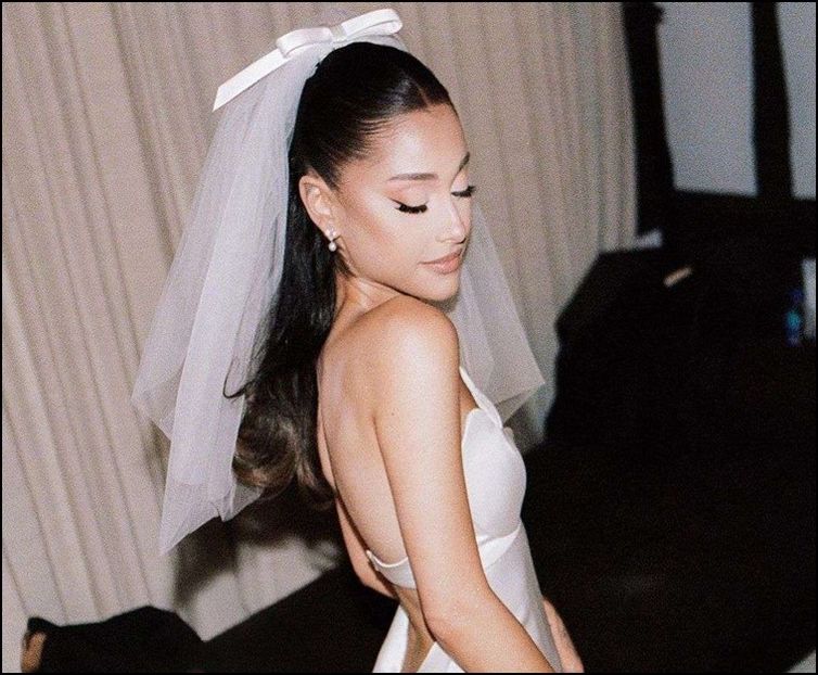 2♡21 ┇ ßŔ♡ѠИ & SƬŔΛĪƓĤƬ - I - her amazing hairstyle _ evolution
