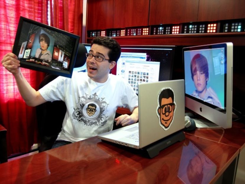 15523730_GGMDXGSON - clock