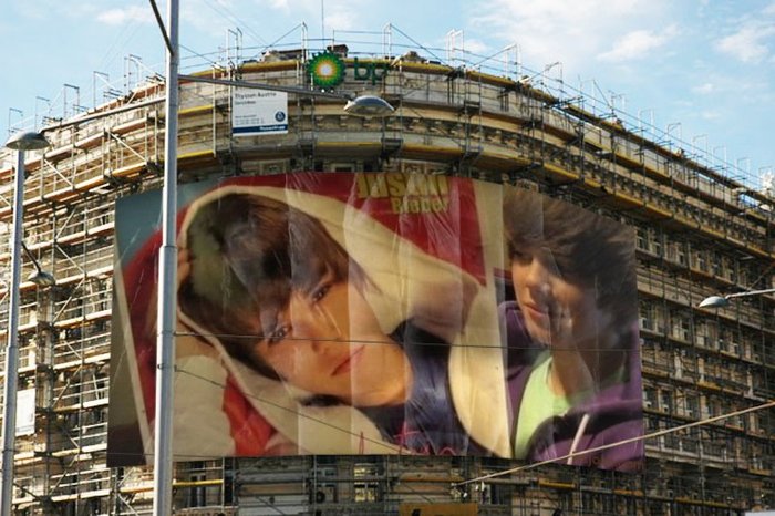 1-ro-54173b53e58caae19109b7a79568af6are