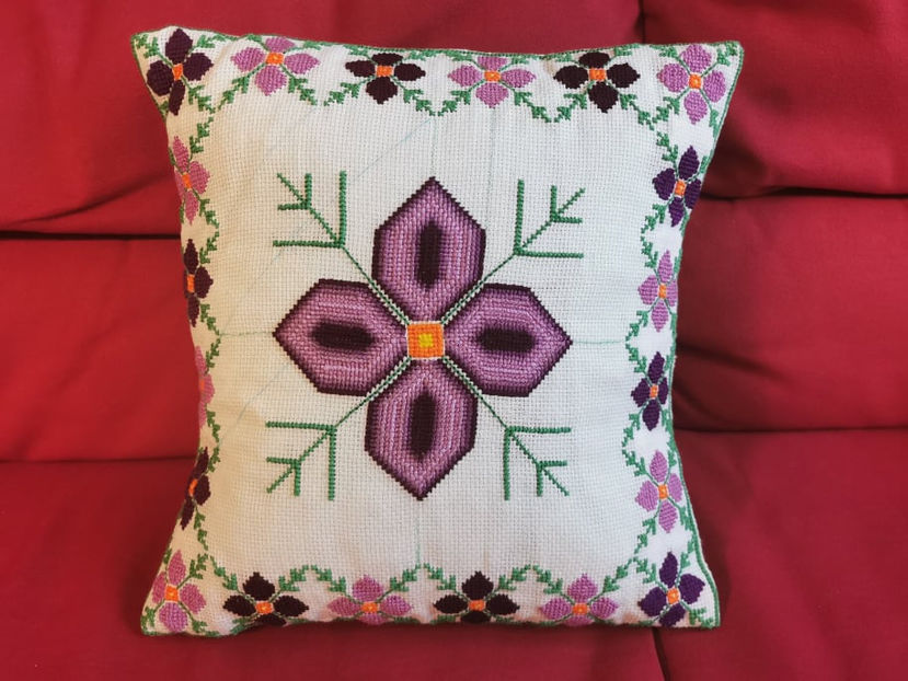 Perinuța goblen flori - Lucru de mana