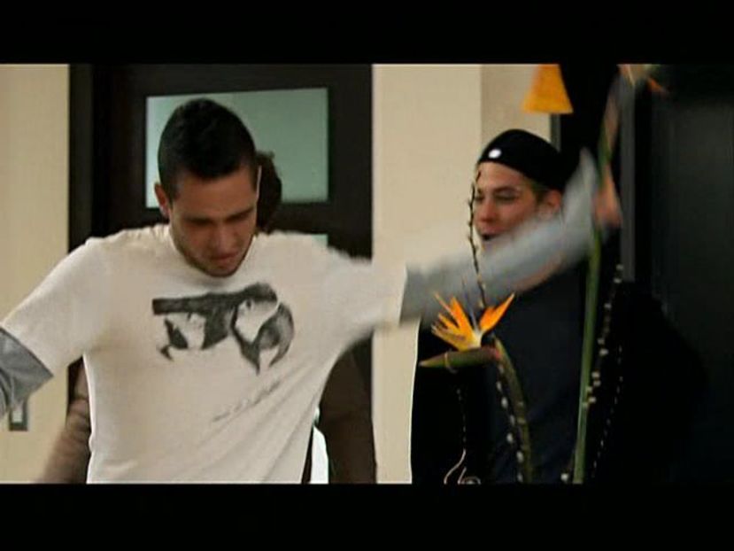 44709821_KQJPAUYPT - poze