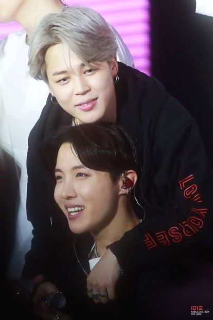  - - 6 - Hello BTS !