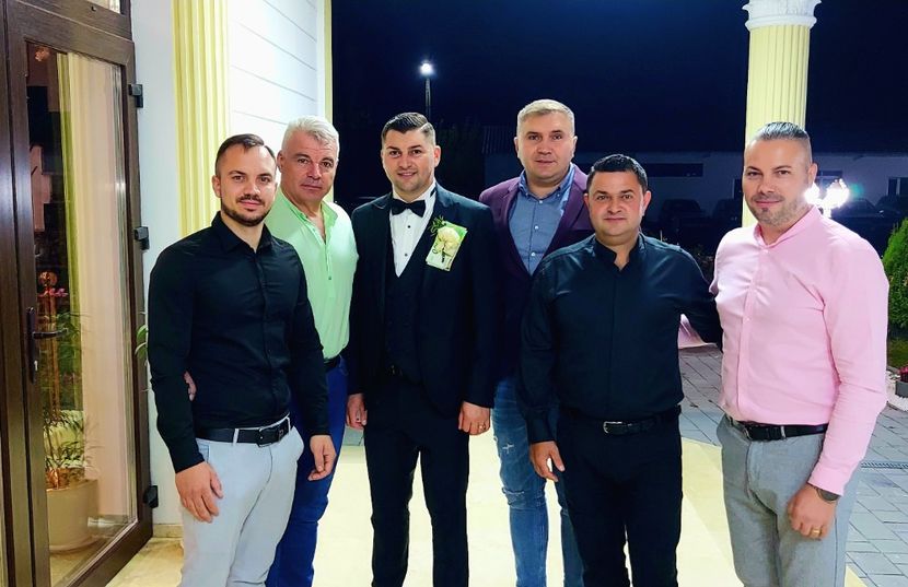  - 1--- AGH Contact 0766614616