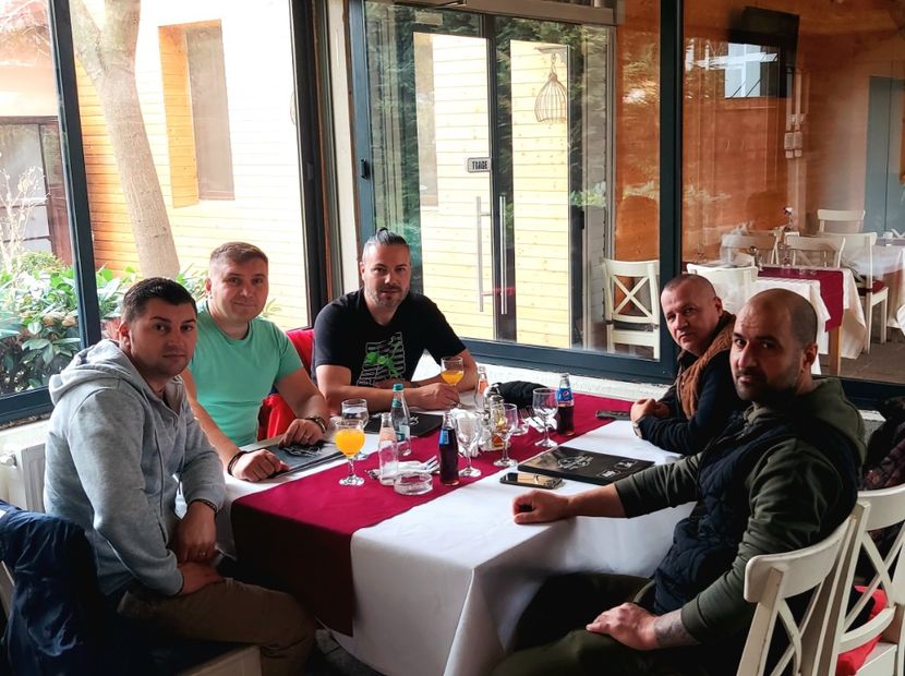  - 1--- AGH Contact 0766614616