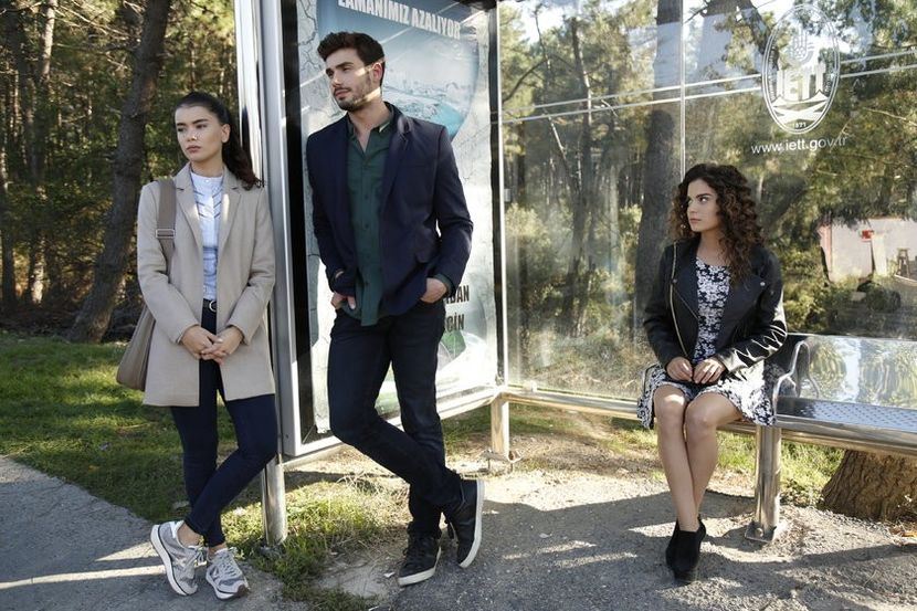 Gul, Sarp, Yasemin - Gulumse yeter