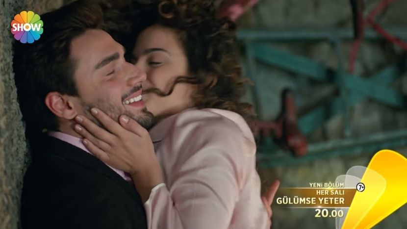 Yasemin ve Sarp - Gulumse yeter